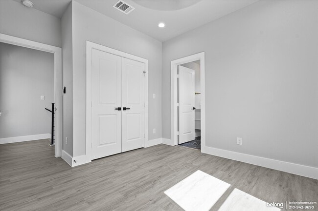 Building Photo - 810 Iowa St