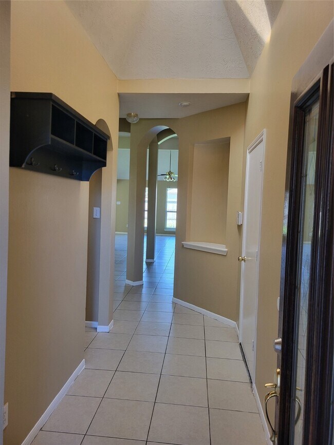 Building Photo - 3934 Camelia Glen Ln