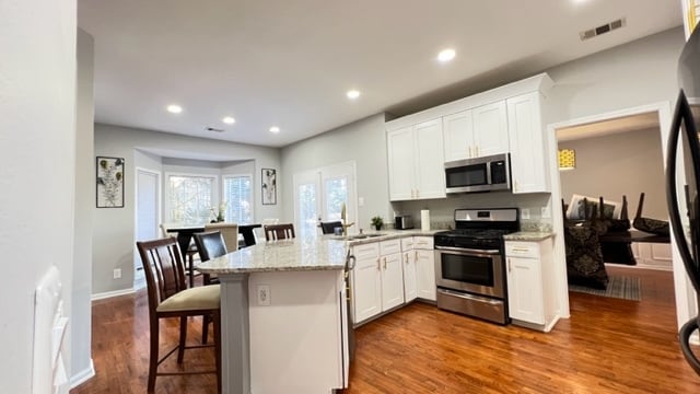 Building Photo - 2003 Clearstream Overlook