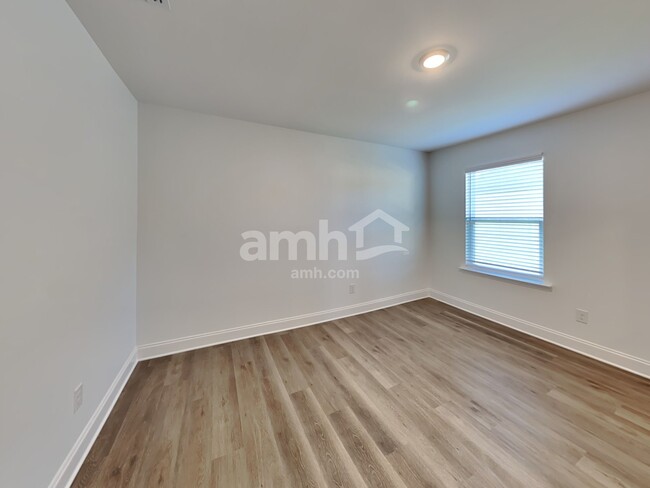 Building Photo - 212 Argea Dr