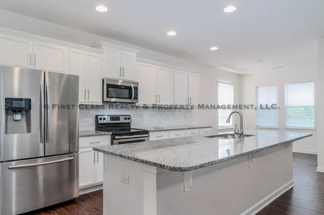 Building Photo - 46 S Great White Way