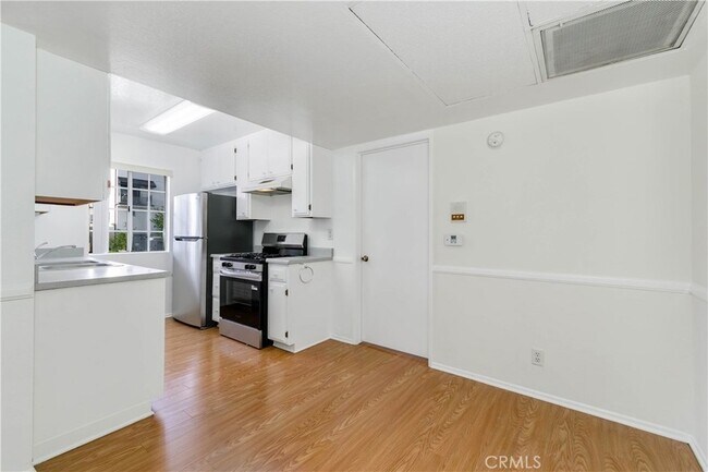 Building Photo - 3632 Dunn Dr