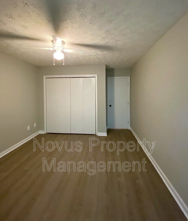 Building Photo - 100 Spring Ct