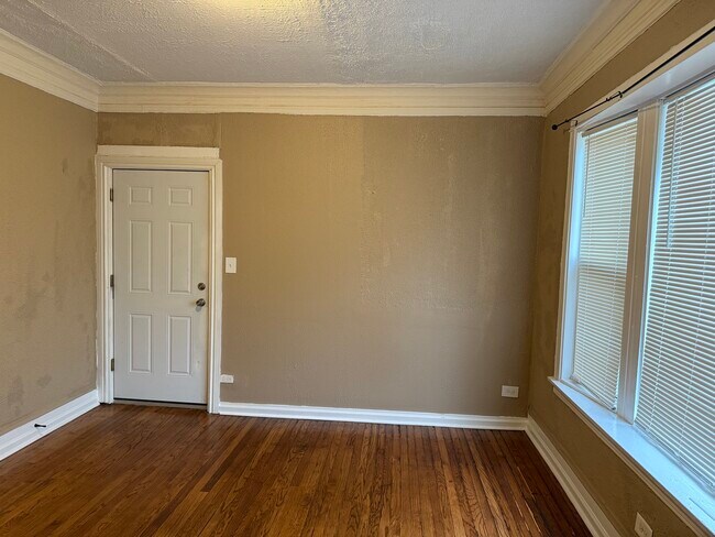 Building Photo - 5658 S Honore St