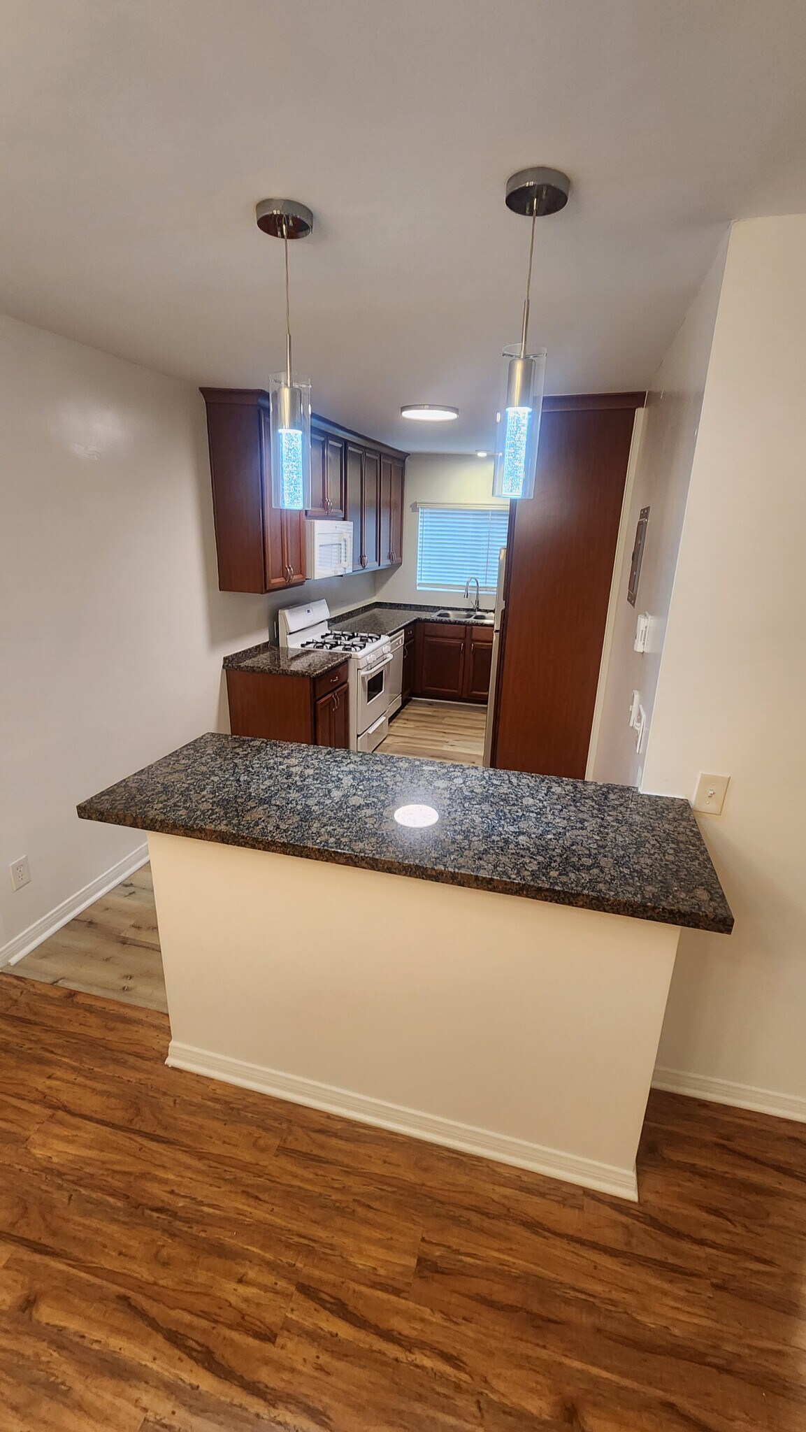 Building Photo - 14804 Dickens St