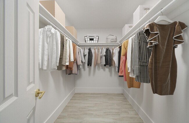 Building Photo - 590 River Plantation Dr