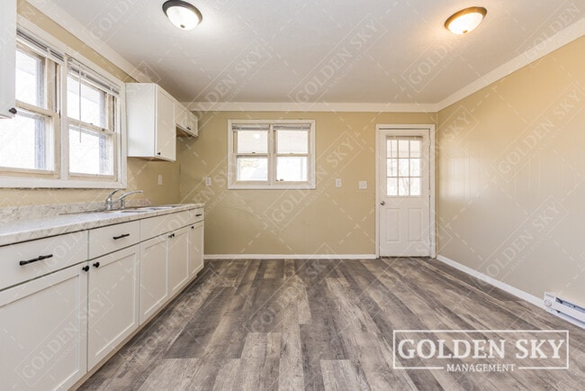 Building Photo - 2125 E Harvard Ave