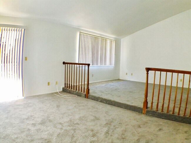 Building Photo - Very Spacious home in the desirable Porter Ranch area with a separate detached guest house