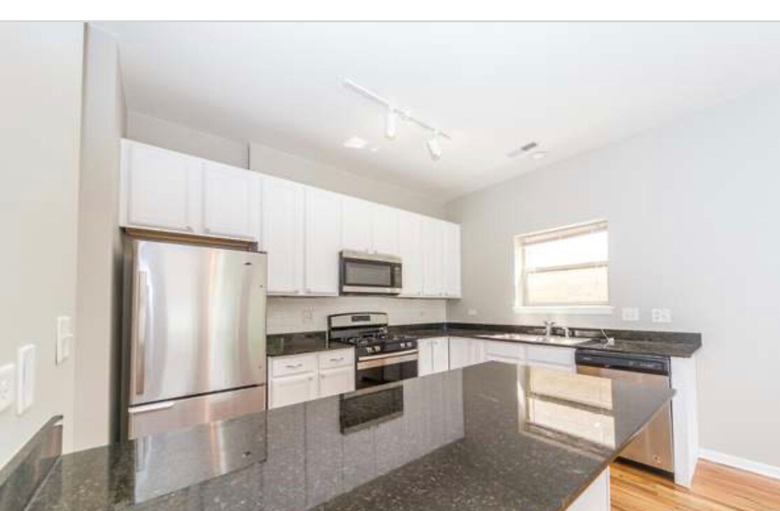 Building Photo - 2524 W Flournoy St