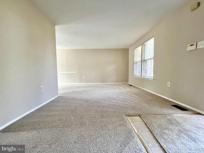 Building Photo - 15705 Anamosa Dr