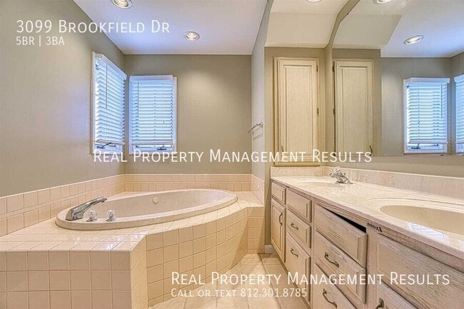 Building Photo - 3099 Brookfield Dr