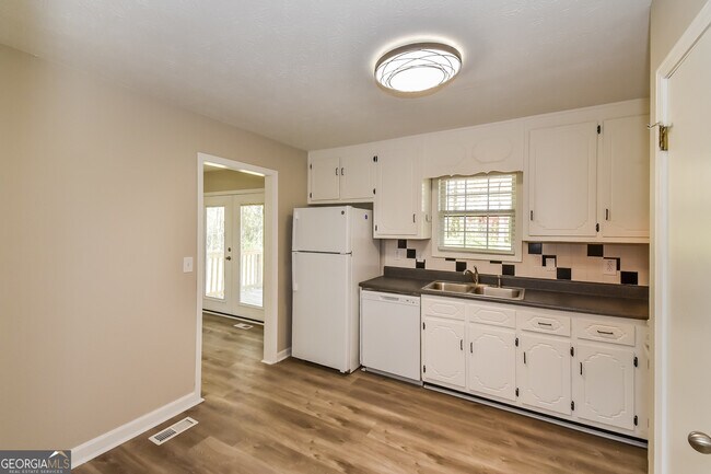 Building Photo - 4073 Westview St