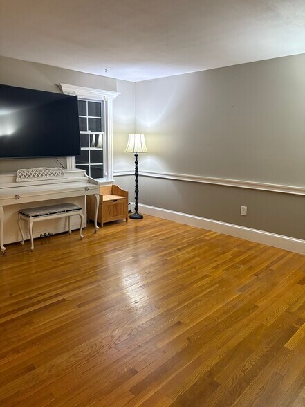 Building Photo - 99 Winnicutt Rd