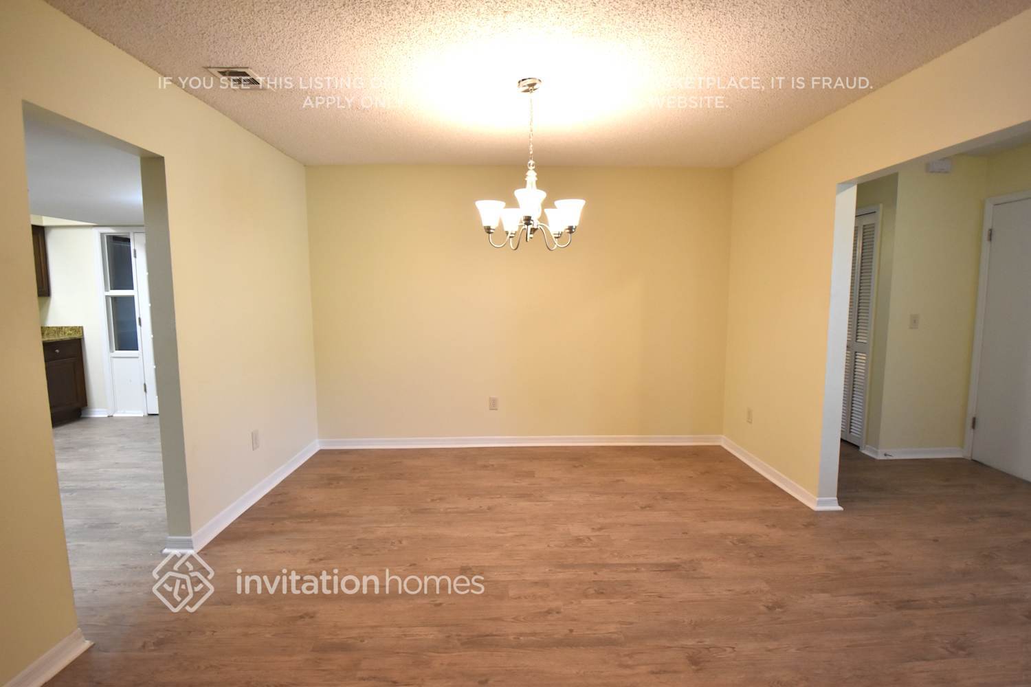 Building Photo - 322 W Hornbeam Dr