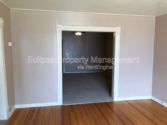 Building Photo - 721 3rd St