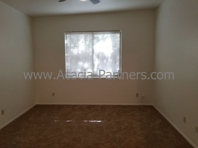 Building Photo - 3 Bedroom/2 Bath in Gated Community