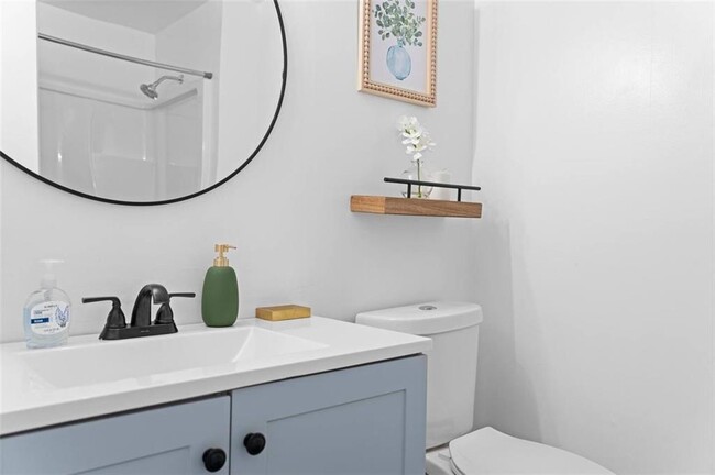 Building Photo - 6003 Pat Mell Pl SE