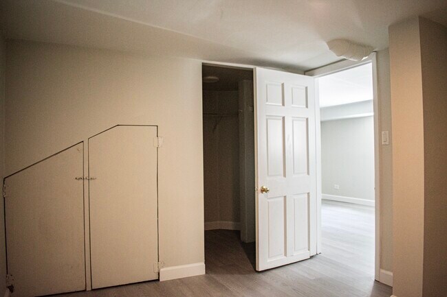 Building Photo - 1008 Garnett Pl