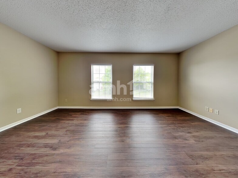 Building Photo - 10215 Noble Ct