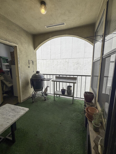 Building Photo - 425 E Ocean Blvd