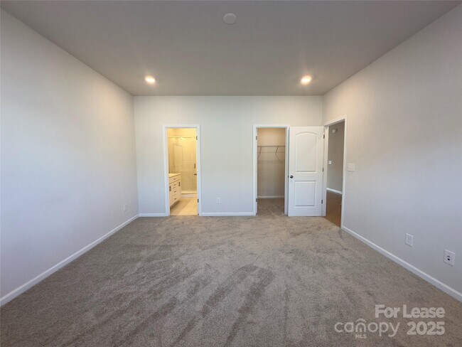 Building Photo - 403 Wescott St