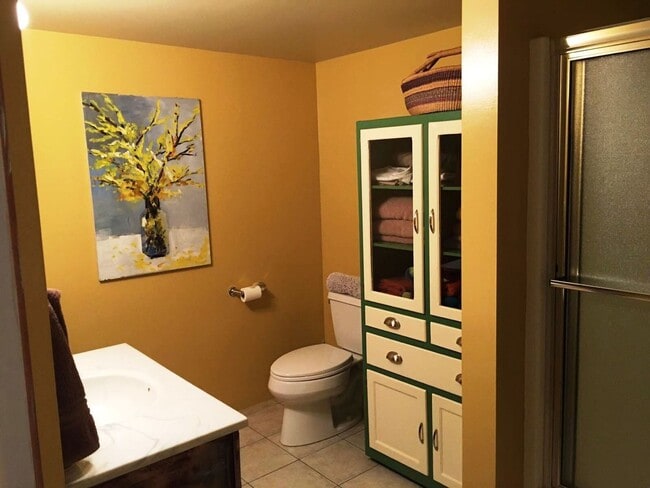 Building Photo - Furnished Home on Spoon Lake