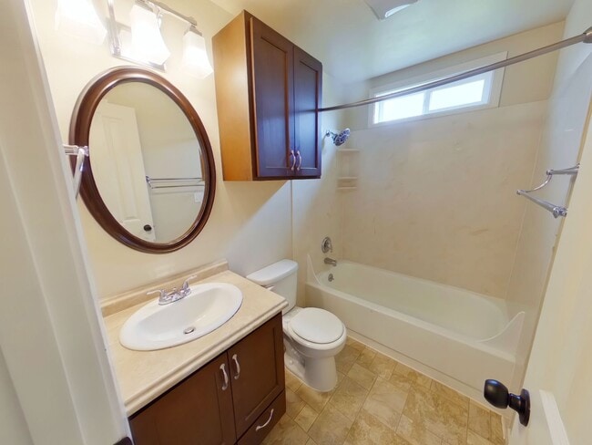 Building Photo - 1407 E 21st Ave