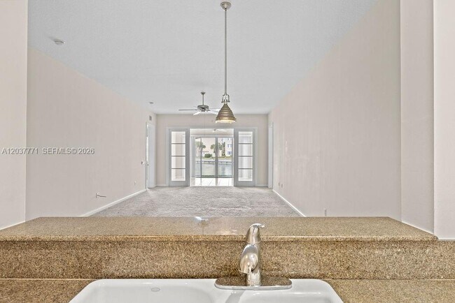 Building Photo - 17 Harbour Isle Dr W