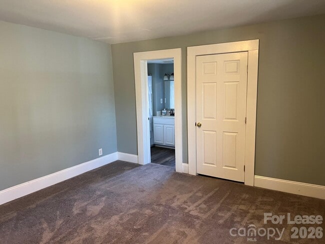 Building Photo - 15 1st St