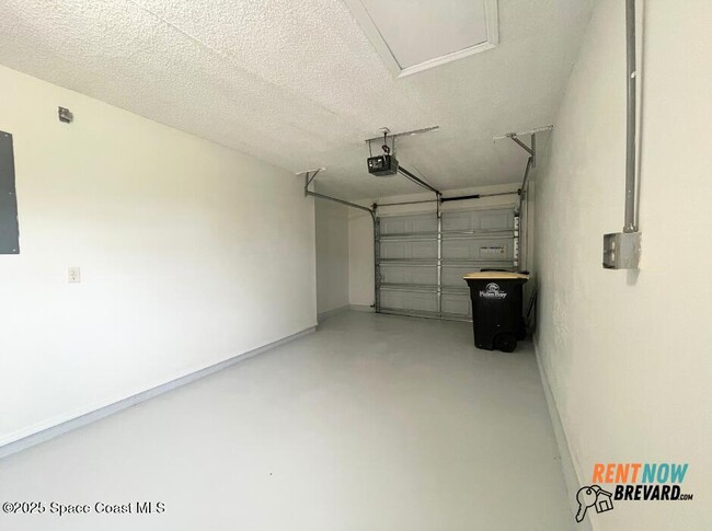 Building Photo - 601 7 Gables Cir SE