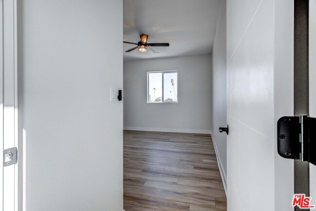 Building Photo - 624 W 83rd St