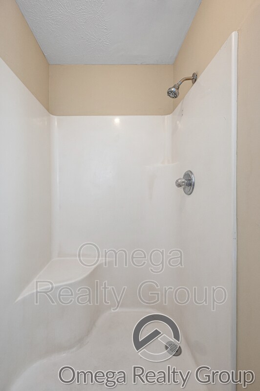 Building Photo - 815 Willow Pointe