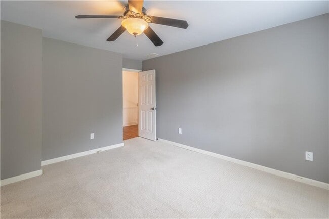 Building Photo - 530 Saddlebrook Dr