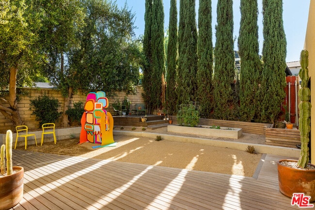 Building Photo - 3435 Verdugo Vista Terrace