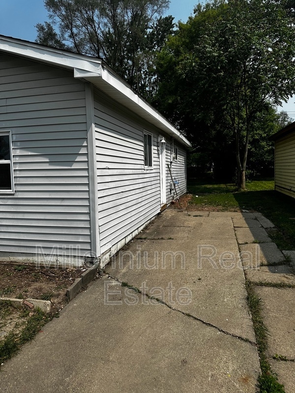 Building Photo - 104 W Mansfield Ave