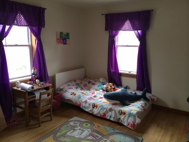 Building Photo - 2 bedroom, 1 bath Second Floor Apartment in Lemont