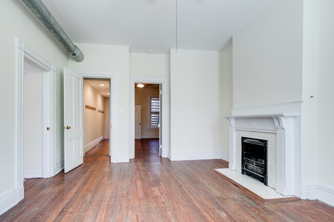 Building Photo - 1006 Park Ave