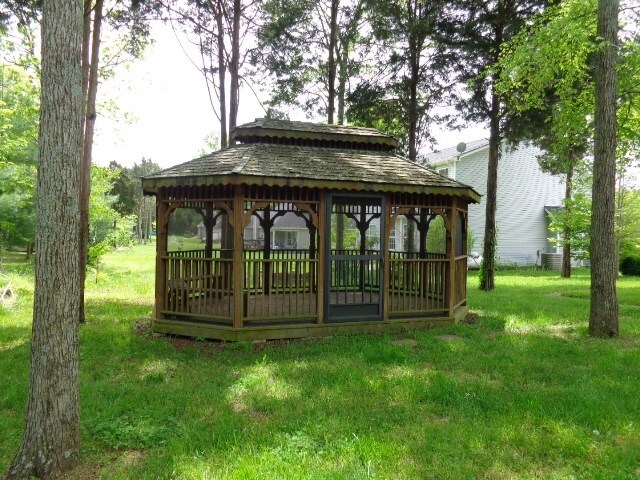 Building Photo - 1110 California Dr