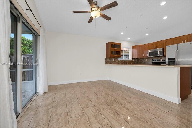 Building Photo - 113 Danielle Ct