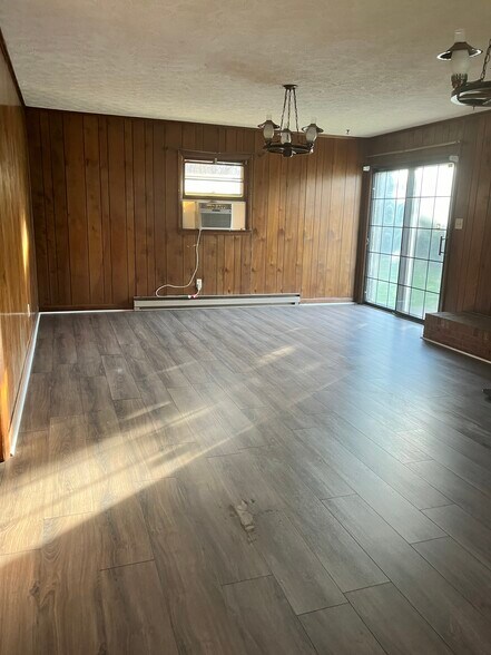 Building Photo - 1600 New Eastwood Cir