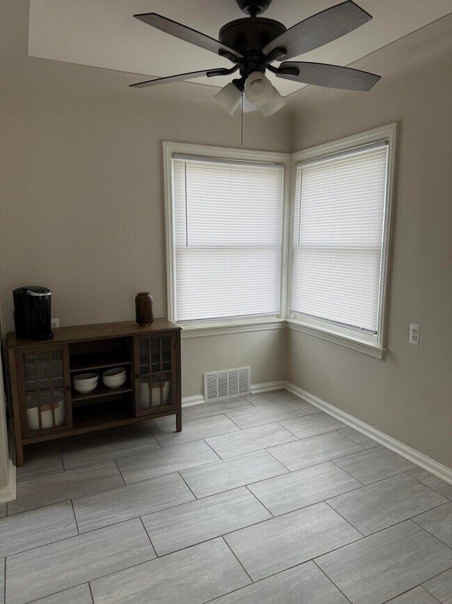 Building Photo - 20202 Washtenaw St