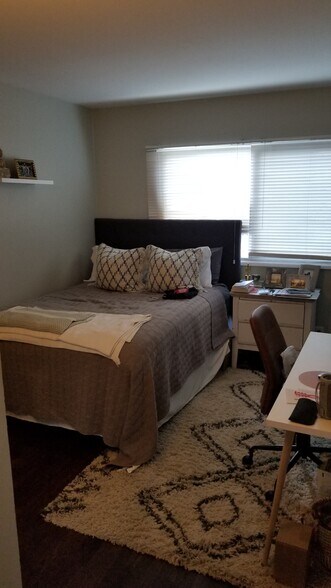 Building Photo - 541 Pine St