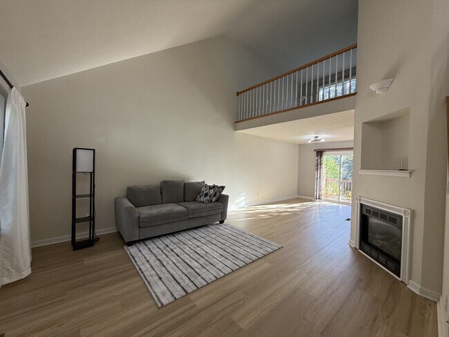 Building Photo - 210 Amblewood Way