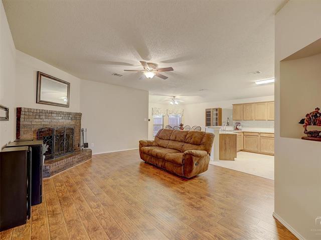 Building Photo - 9912 Carter Dr