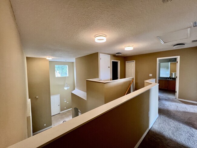 Building Photo - 10904 Summerton Dr
