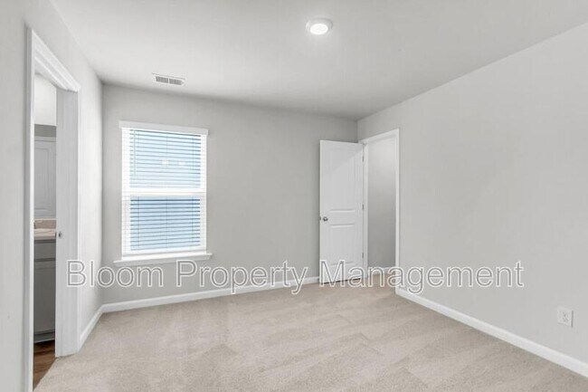 Building Photo - 159 Spencer Cir