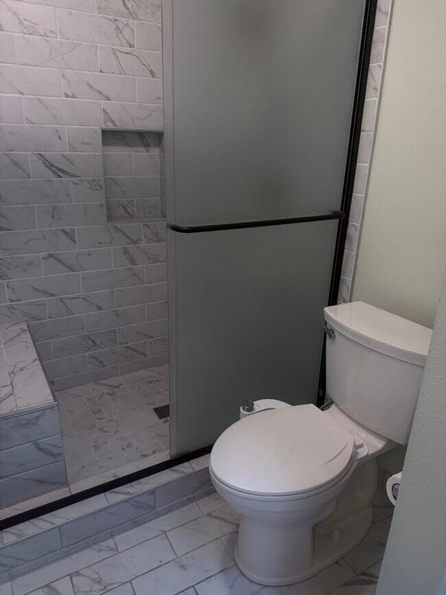 Building Photo - **Half off second month's rent**