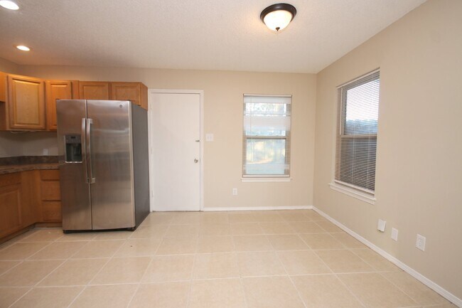 Building Photo - 3-Bedroom Home on Quiet Cul-De-Sac in Northeast Pensacola with Fully Fenced Yard –