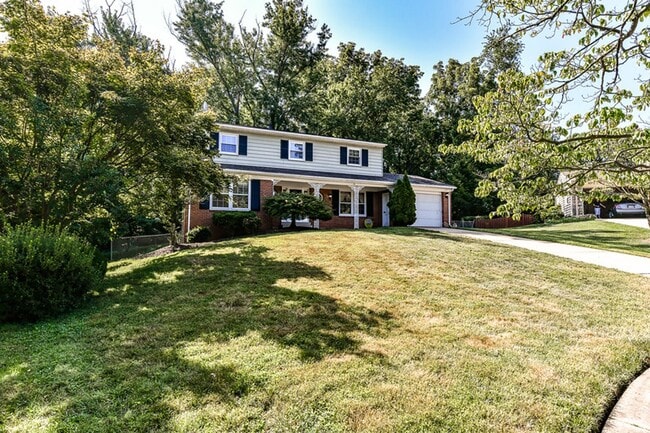 Building Photo - Spacious 4 Bed 2/2 Bath Home with Park-Lik...
