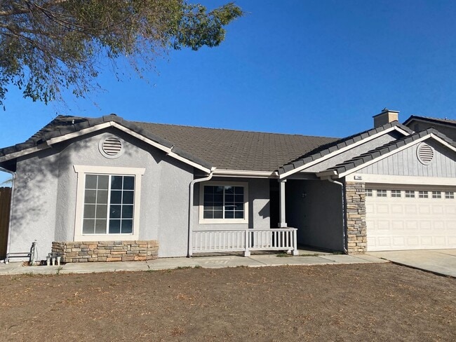 Building Photo - COMING SOON!! VERY NICE HOME 4 BEDROOM 2 BATHS